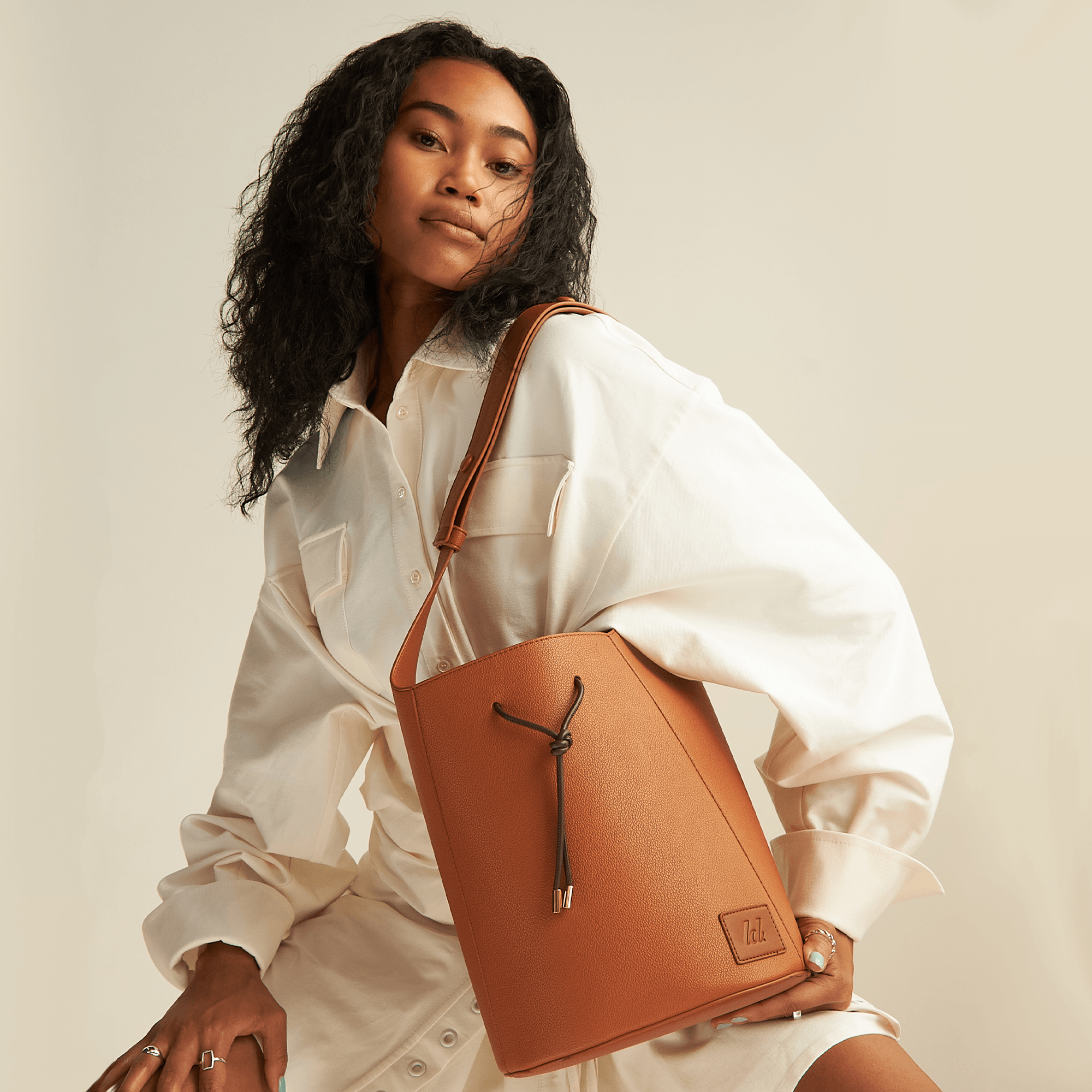 Bucket tote bag hotsell