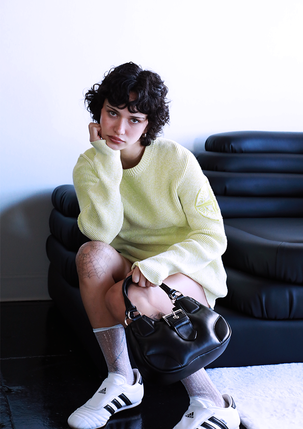 yellow_sweater_2_ps.png